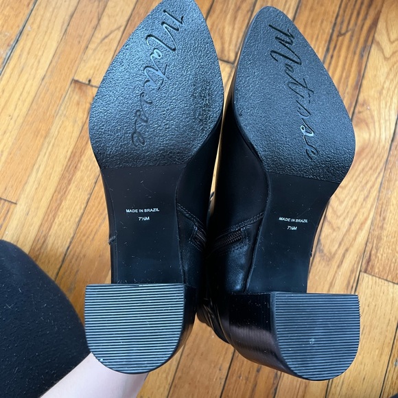 Matisse Brand Black Leather Bootie with Buckle, Size 7.5 - Picture 7 of 9